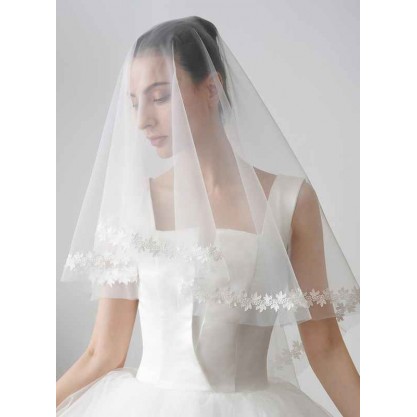 Two-tier Cut Edge Fingertip Bridal Veils With Satin Flower